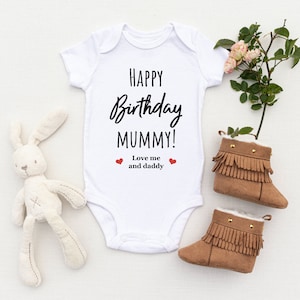 Alles Gute zum Geburtstag Mama Baby wachsen - Mama Geburtstagsgeschenk Baby Weste, Baby Body, benutzerdefinierte Baby Body, Baby-Dusche, Baby wachsen, personalisierte Geschenk
