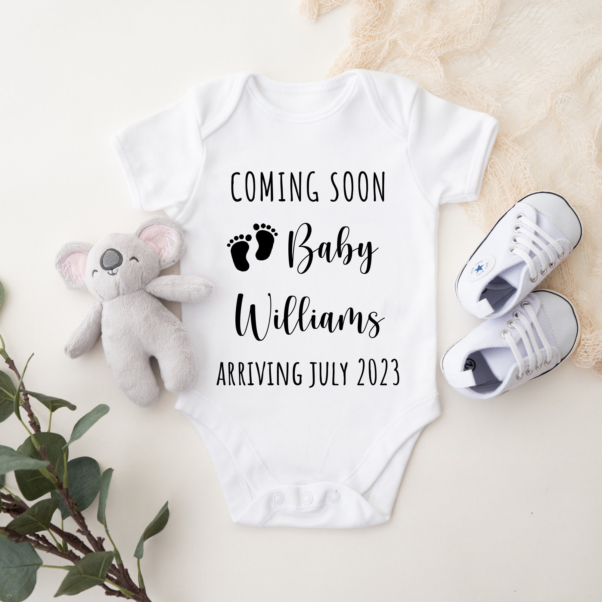  Littlest Last Name Coming Soon - Body para bebé, recién nacido,  anuncio de embarazo, body para recién nacido, body personalizado para bebé  : Ropa, Zapatos y Joyería