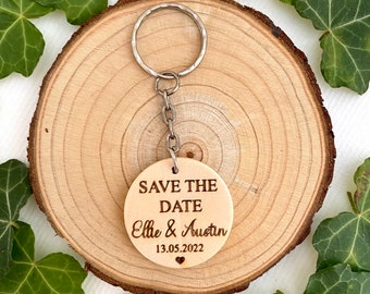 Save the date keyring, Engraved wood slice keyring, Wedding favour, Wedding invitation