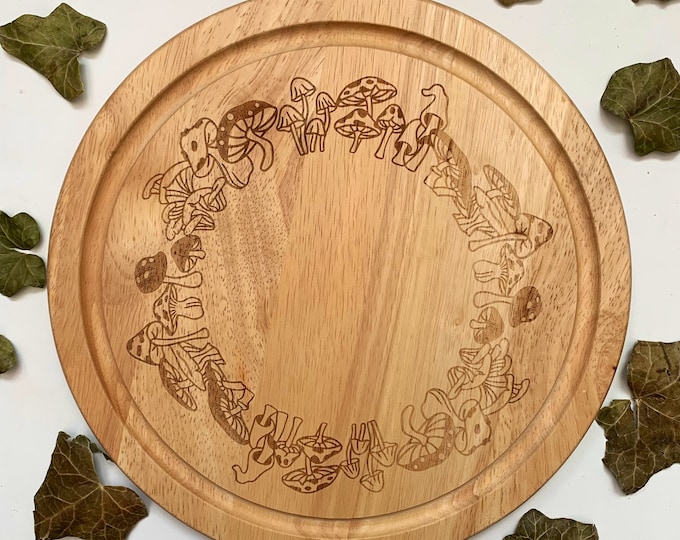 Mushroom wreath chopping board, Engraved bread board, House warming gift, Personalised house warming present, Cottage core gift