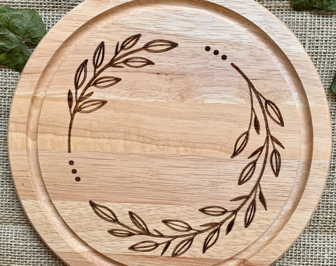 Leaf wreath chopping board, Engraved bread board, House warming gift, Personalised house warming present, Cottage core gift