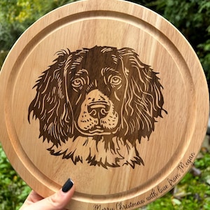 Spaniel Brotbrett mit Gravur: Personalisiertes Geschenk für Hundeliebhaber