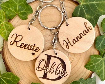 Name keyring, Wedding favour key chains, Wedding guest gift keyrings, Engraved wood slice keyring, Name placement key chain
