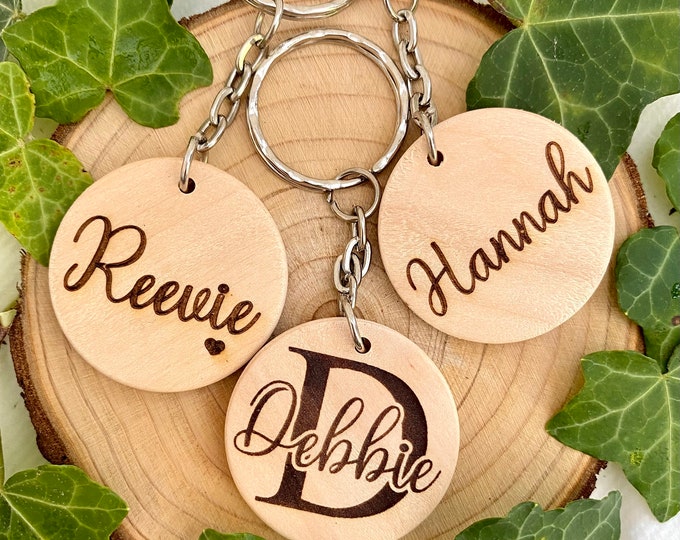 Name keyring, Wedding favour key chains, Wedding guest gift, Laser engraved wood keyring, Name placement, Alternative wedding name tags