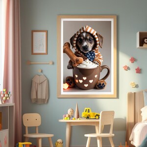 Póster de cachorro en moca – Tazas para acurrucarse – Decoración infantil adorable – Descarga digital A4 – Arte mural para habitación de bebé