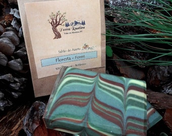 100% natural Forest soap with Eucalyptus, Pine and cedarwood. With Portuguese olive Oil