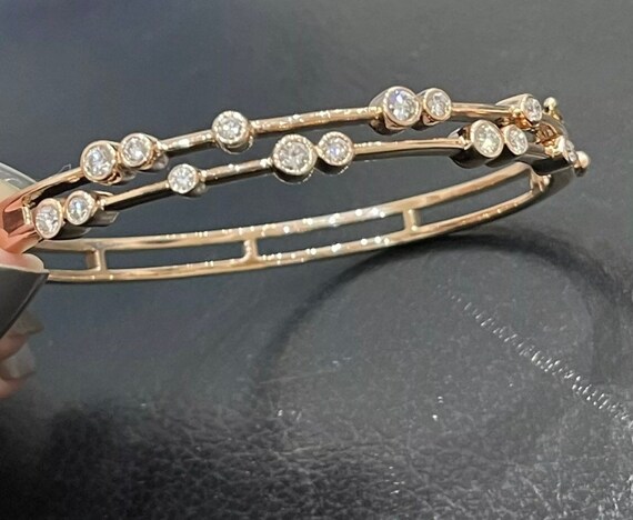 Solid outlet stone bangles