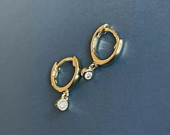 Diamant Ohrringe Creolen in 9ct Gelbgold 0,10ct Huggies Tropfen Schwellen Solitaire