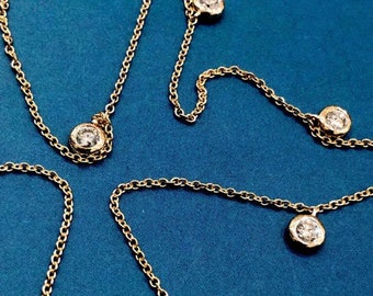 9 Karat Gelbgold Einfassung Diamanten Choker Halskette, süße zarte Regentropfen Diamant Station Halskette, Luxus Geburtstagsgeschenk, Muttertagsgeschenke