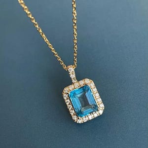 Diamond Blue Topaz Necklace in 18ct Yellow God