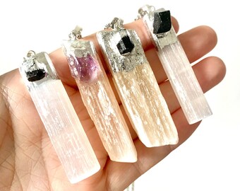 Collier de sélénite, Sélénite de pêche, Collier en cristal, Améthyste, Bijoux en cristal, Pendentif, Tourmaline noire, Pierre naturelle, Collier, Cadeau