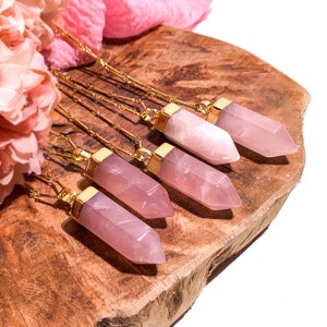 ROSE QUARTZ NECKLACE - Quartz Necklace - Crystal Necklace - Gift For Mom - Crystal Jewelry - Pendant - Rose Quartz - Rose Quartz Jewelry