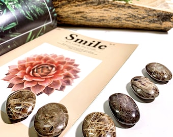 GARNET PALMSTONE - Garnet - Crystal Palm - Palmstone - Crystal - Crystals - Garnet Stone - Garnet Crystal -
