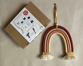 Kit creativo de macramé arcoíris DIY. Crea tu propio arcoíris de macramé.