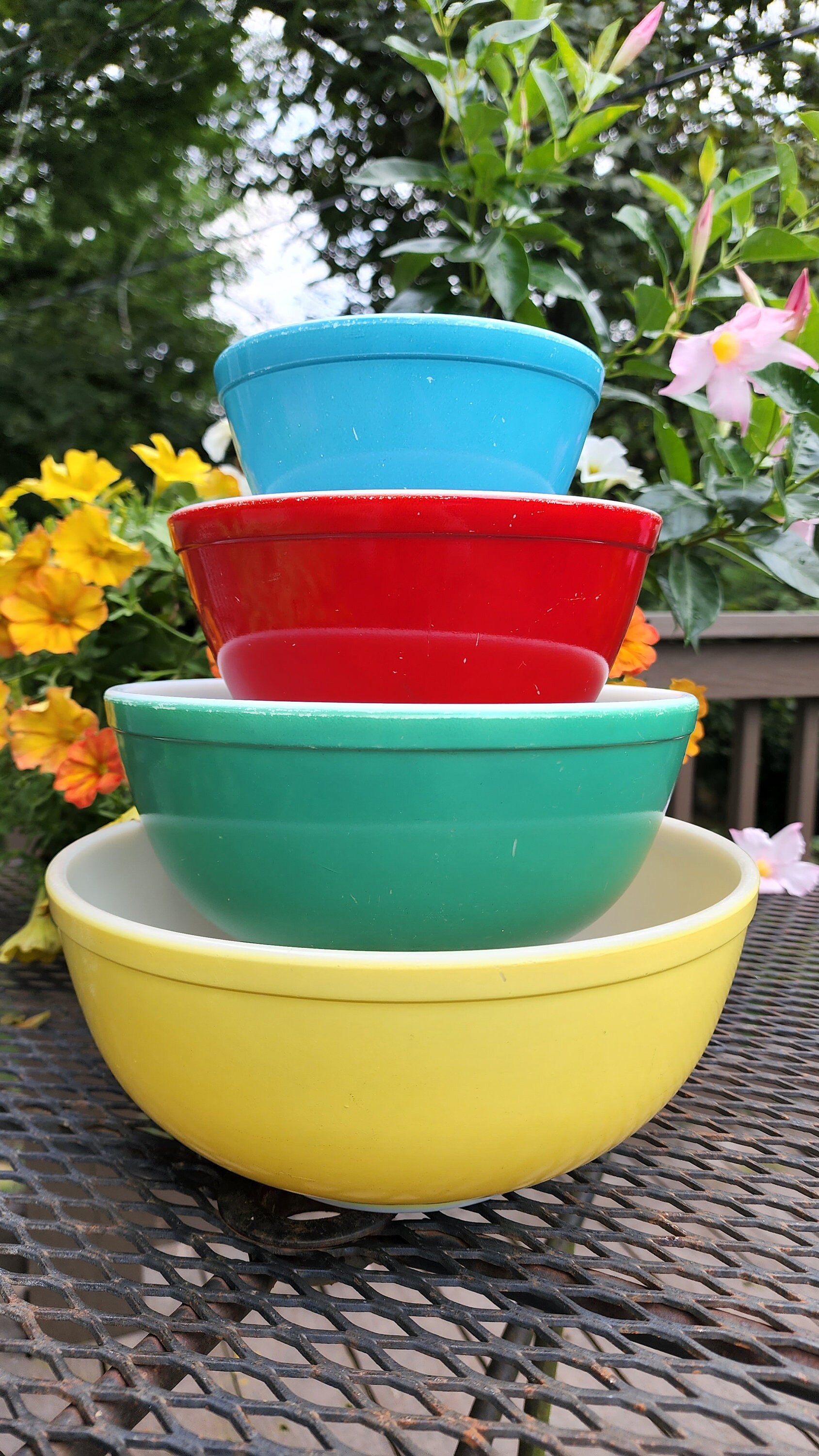Full Set 4 PYREX Primary Color Mixing Bowls Vintage Pyrex Mixing Bowl Set  No Numbers Bowls Primitive 1940s Unnumbered Primary 