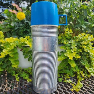 Vintage King Seely Co. Thermos, silver/blue