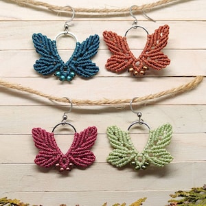 Ohrringe aus Blättern in verschiedenen Farben und tschechischen Perlen| Ohrringe Makrameeblätter mit gewachstem Faden| gewebte Ohrringe| Mikromakramee Modeschmuck