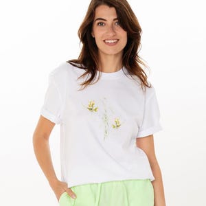 Floral Print Cotton T-Shirt &quot;Fantasy - Yellow White&quot; Women&#39;s White Summer Top