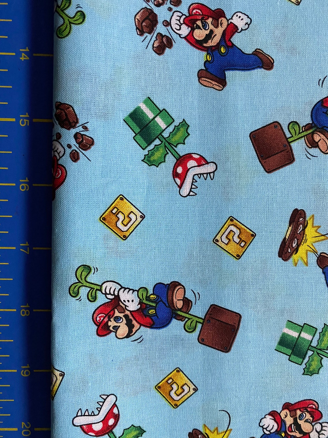 Super Mario tissu de coton 18 x 21 gros quartier Etsy