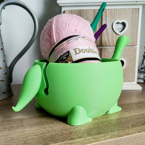 3D Printed Dinosaur Yarn & Crochet Bowl