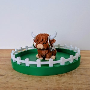 Highland Cow Ring Dish with Fence | 3D Printed Jewellery Holder | Farm Décor | Scottish Cow Gift image 1