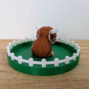 Highland Cow Ring Dish with Fence | 3D Printed Jewellery Holder | Farm Décor | Scottish Cow Gift image 4