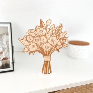 Blumenstrauß aus Holz, Geschenk für Mama, persönliches Geschenk Valentinstag, kleine Aufmerksamkeit zum Geburtstag Bild 1