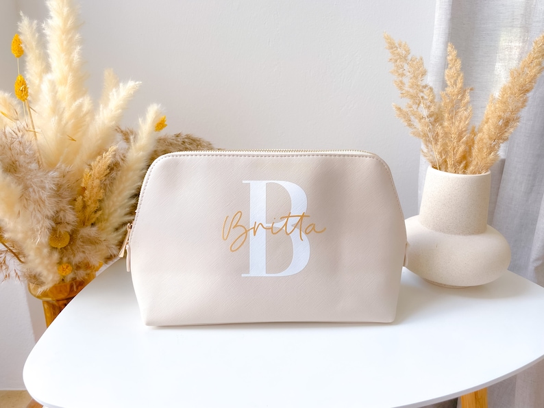 Personalisierte Kosmetiktasche mit Initial und Name personalisierter Kosmetikbeutel Geschenk für Mama, Freundin und Braut Kulturtasche Bild 4