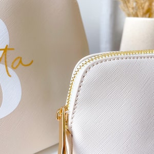 Personalisierte Kosmetiktasche mit Initial und Name personalisierter Kosmetikbeutel Geschenk für Mama, Freundin und Braut Kulturtasche Bild 6