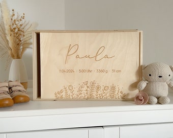 Erinnerungskiste Baby personalisiert mit Geburtsdaten als Geschenk zur Geburt, Taufe oder Babyparty I Florales Muster, Holzbox graviert