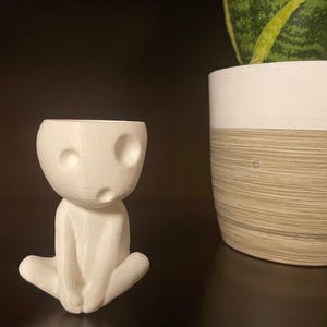 Maceta Kodama, decoración de espíritu del árbol impresa en 3D en PLA.