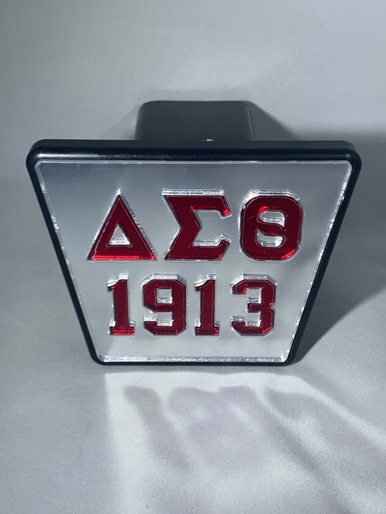 Delta Sigma Theta-1913 Mirror Hitch Cover Mirror Fondo Letras rojas imagen 1