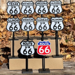 ルート66の標識 - アメリカ国道66号線の道路標識と州標識のミニチュア版、マザーロード、ロードサイドアメリカ、歴史的、ヴィンテージ、高速道路
