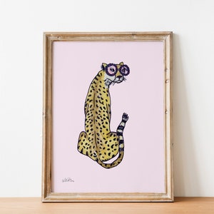 Cheetah Wall Art, Hand Illustrated, Pink Animal Wall Decor, Wall Decor Bedroom, Kids Room Wall Hanging, Illustrated Art Gift, Girl Room Art