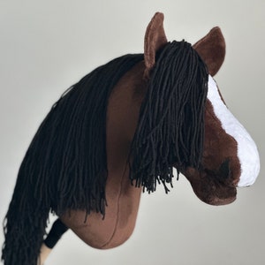 Bay Hobby Horse with long mane zdjęcie 4