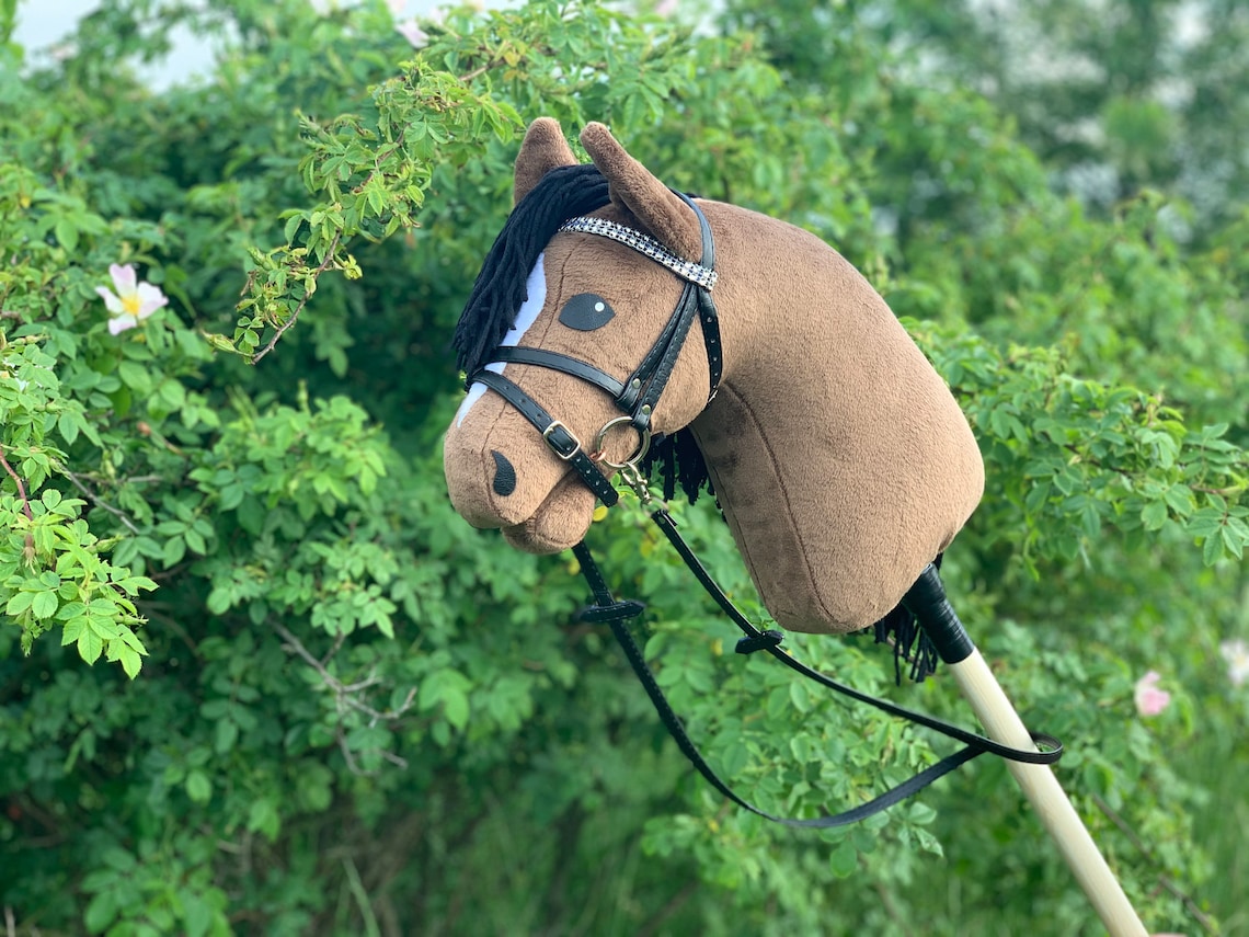 Bay Hobby Horse gniady met hoofdstel en teugels Etsy België Bay Hobby Horse gniady met hoofdstel en teugels Etsy België
