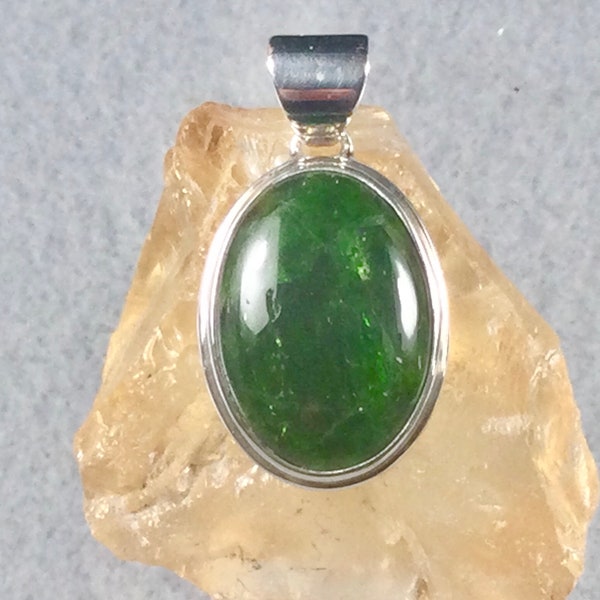 Chrome  Diopside Pendant in Sterling Silver, Siberia, Russia.