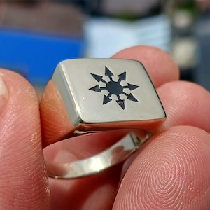 Edgy Chaos Star Pinky Ring - Octaris Discord Symbol Costume Jewelry for Men, Minimalist Statement Piece