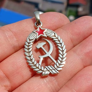Red Star Communist Crest Pendant Hammer and Sickle - Brass Communist Crest Necklace - Revolutionary Jewelry for Activists