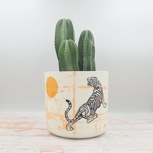 Sustainable indoor plant pot 16 cm 6.2 '', Planters made of recycled plastic, yin yang tiger and moon plant holders image 1