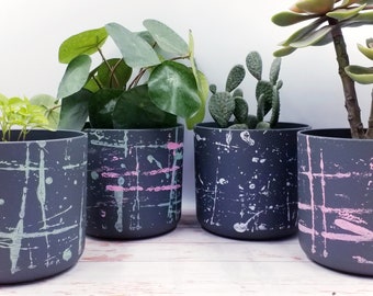 Indoor Planter - plant pots 14 & 16 cm. Made of recycled plastic