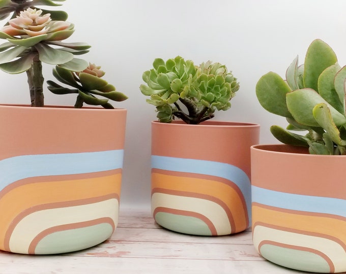 Recycled plastic indoor Planter - plant pot 14/16/18 cm. Hand painted Retro lines  pastel & terracotta pink