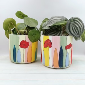 Eco friendly Planter - plant pot indoor 16 cm ( 6.2'') diameter made with recycled plastic, hand painted