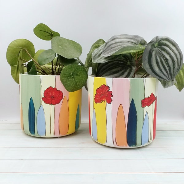 Eco friendly Planter - plant pot indoor 16 cm ( 6.2'') diameter made with recycled plastic, hand painted