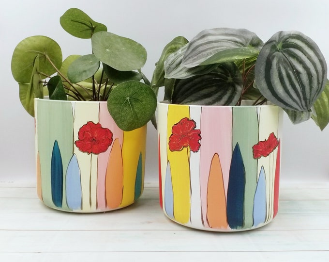 Eco friendly Planter - plant pot indoor 16 cm ( 6.2'') diameter made with recycled plastic, hand painted