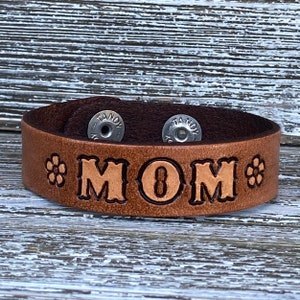 Mom - Flowers - Leather Cuff