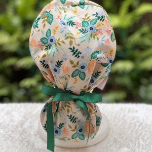 Rifle Paper Co scrub cap, Surgical Scrub cap, scrub cap for women, scrub cap with buttons, scrub cap for nurses, satin lined scrub cap