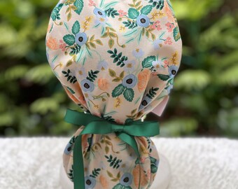 Green floral scrub cap, Surgical Scrub cap, scrub cap for women, scrub cap with buttons, scrub cap for nurses, satin lined scrub cap