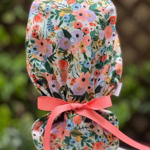 Mini Mint Garden Party Scrub cap, Ponytail scrub cap with satin lining, scrub cap with buttons, nurse cap, surgical hat,