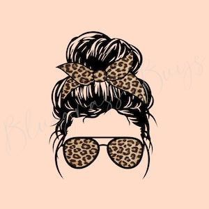 Puede incluir: Una ilustración en blanco y negro de una mujer con un moño desordenado, usando gafas de sol de estampado de leopardo y una diadema de estampado de leopardo.